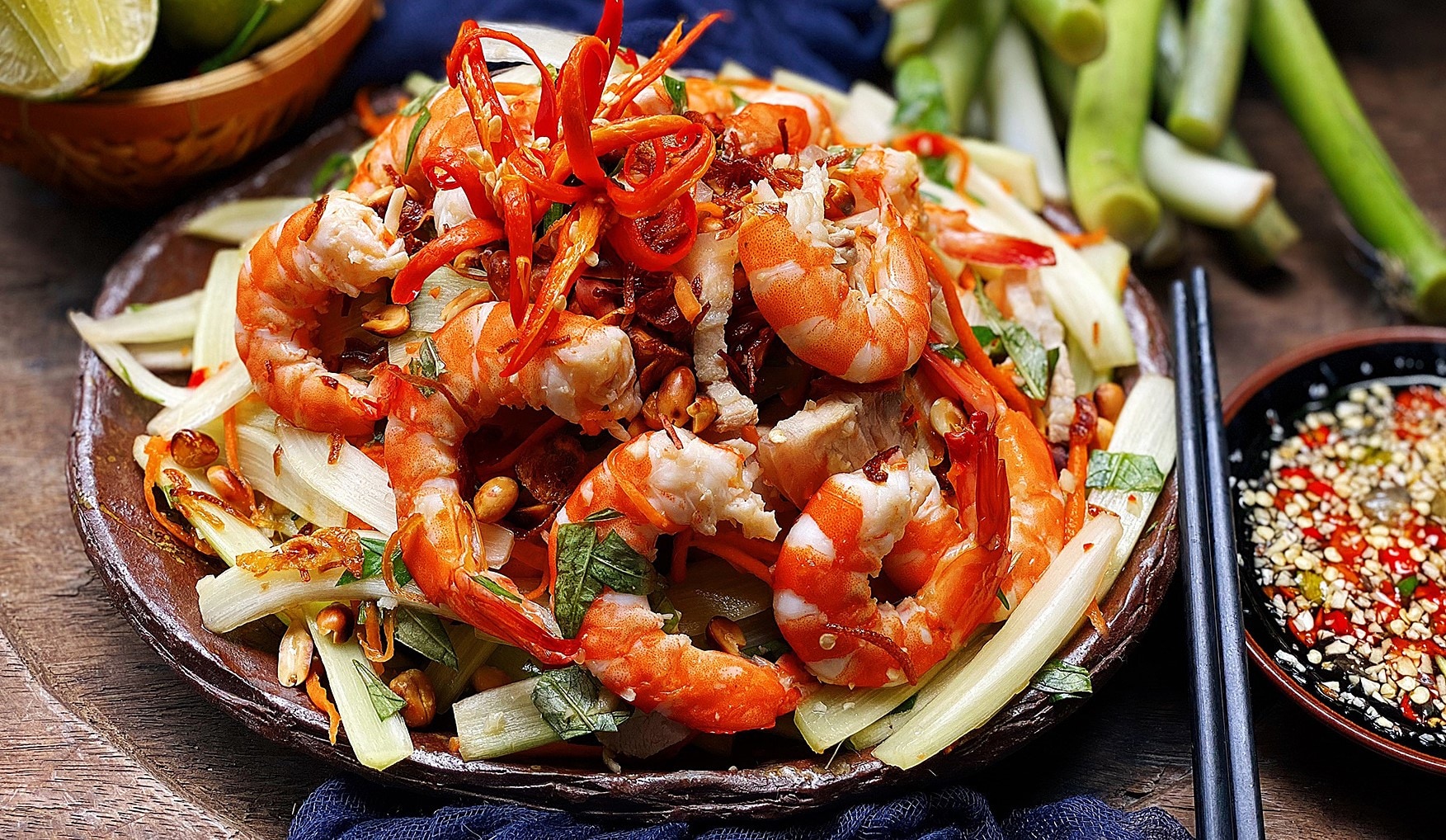 Ngó lục bình trộn tôm thịt